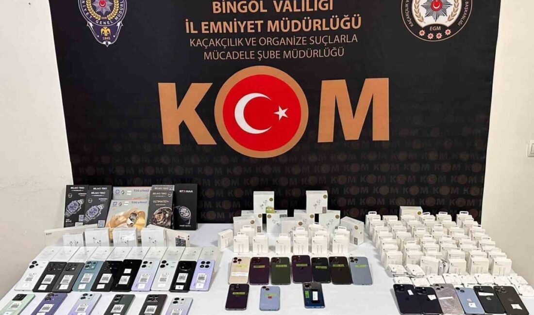 Bingöl'de polis ekiplerince yapılan operasyonda 34 telefon ve çok sayıda