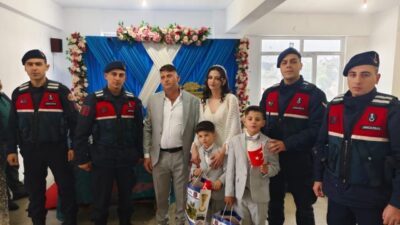 Jandarmanın kurtardığı Aras, sünnet töreninde yalnız değildi. Ekipler, çocuğu yalnız