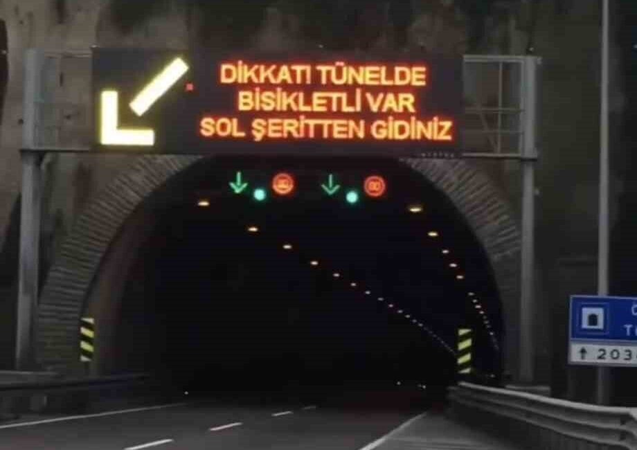 Bisikleti ile Türkiye’yi gezen Rus turist: “Türkiye’ye ve Türklere bayılıyorum” Rus turist, Ordu'da bisikletli