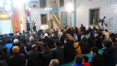 Bitlis’te açılışı yeni yapılan Başhan Cami’de Regaip Kandili programı düzenlendi.