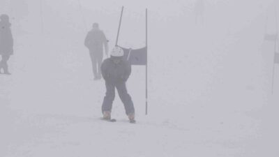 Bitlis'te düzenlenen Alp Disiplini ve Snowboard İl Birinciliği Kayak Yarışması'na