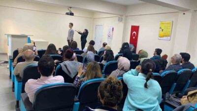 Bitlis'te yapılacak skolyoz taramaları öncesinde personele eğitim verildi. Protokol kapsamında