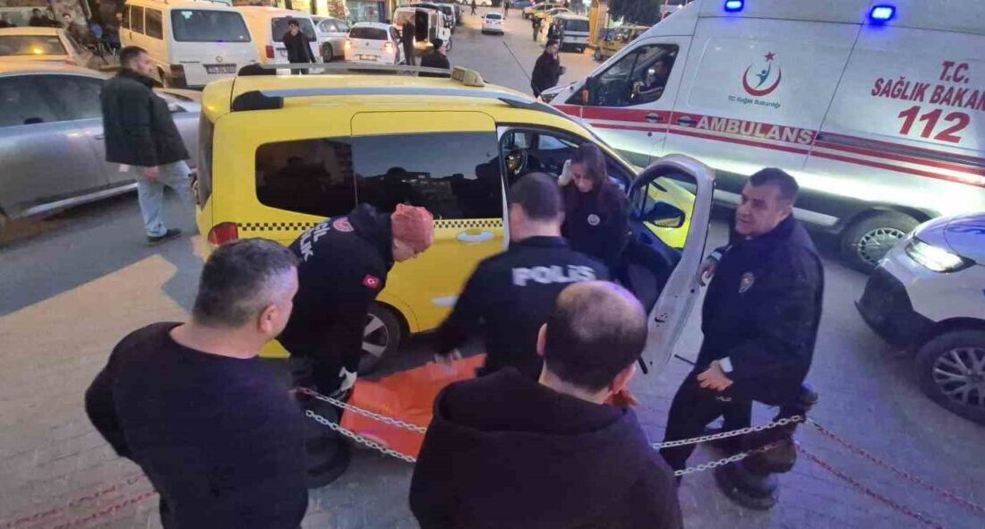 Böyle uyku görülmedi: Takside kendinden geçen şahıs polis ve sağlık ekiplerini seferber etti Bartın'da ticari takside derin