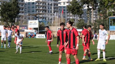 Yozgat Bozokspor, Alanya 1221 FK ile deplasmanda karşılaştığı maçtan 2-1