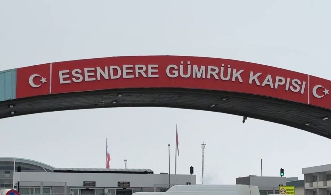 Bulduğu cüzdanı Türkiye’ye getirerek sahibine teslim etti Hakkari'nin Yüksekova ilçesinde kaybolan