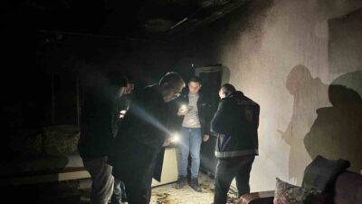 Bünyan ilçesinde çıkan yangında dumandan etkilenen aile hastaneye kaldırıldı. Başkan