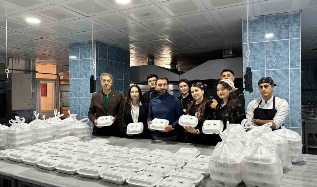 Burhaniye’de üniversitelilerden ihtiyaç sahiplerine anlamlı destek Balıkesir Üniversitesi Burhaniye Uygulamalı