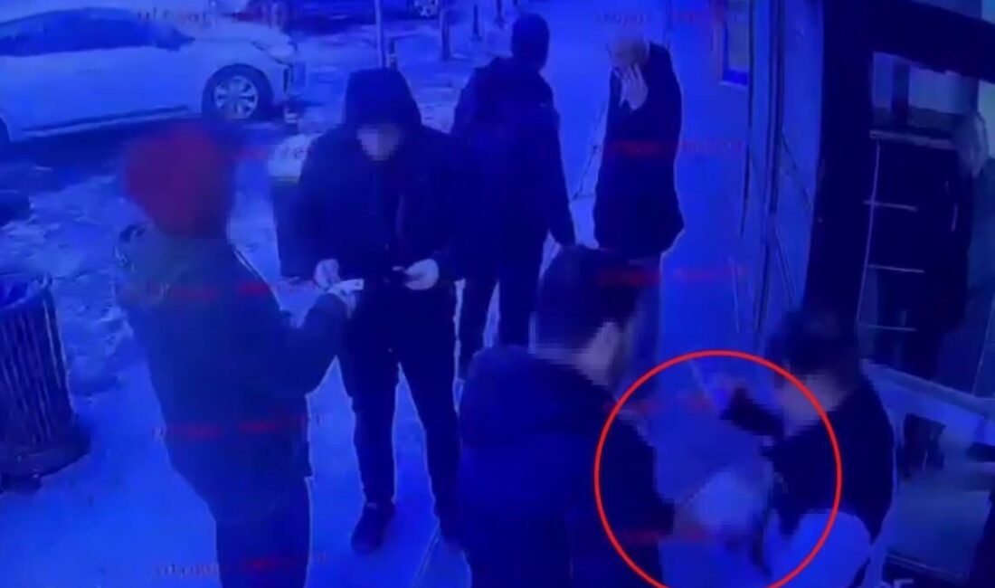 İstanbul Emniyet Müdürlüğü otogarda 2 şüpheliyi durdurdu. M.Ö.'nün üzerinden 98