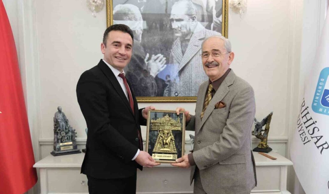Büyükerşen Başkan Dökmeci’ye başarılar diledi Yılmaz Büyükerşen, Sivrihisar Belediye