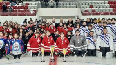 Erzurum, EİT 2025 Kış Sporları Buz Hokeyi Şampiyonu oldu. Kocaeli