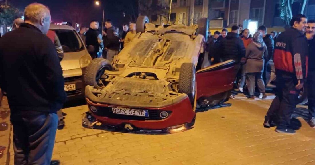 Çanakkale'nin Çan ilçesinde park halindeki araca çarpan ve takla atan