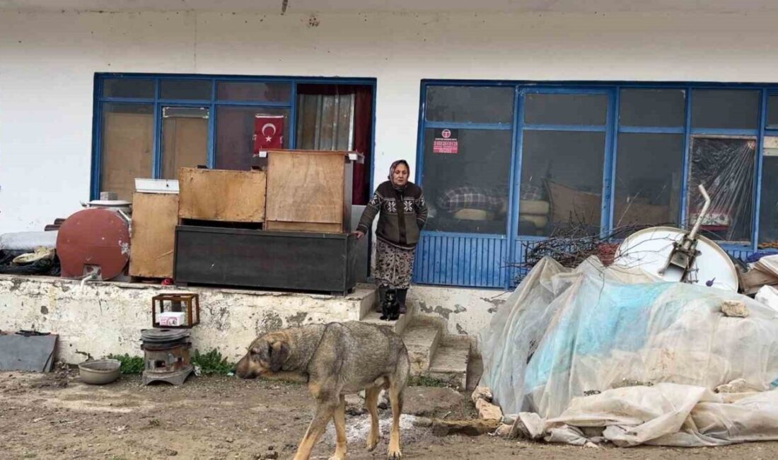 Döşemealtı'nda yaşayan Hülya Çukur, ev sahibinin evi satmasının ardından yeni