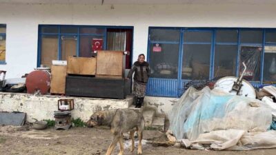 Döşemealtı'nda yaşayan Hülya Çukur, ev sahibinin evi satmasının ardından yeni