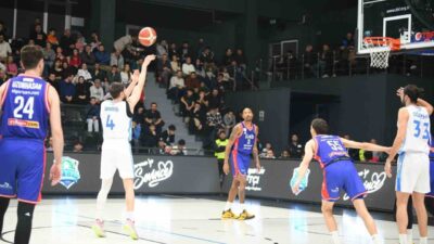 Türkiye Basketbol Ligi İlkan Karaman Sezonu 19. Hafta karşılaşmasında Çayırova