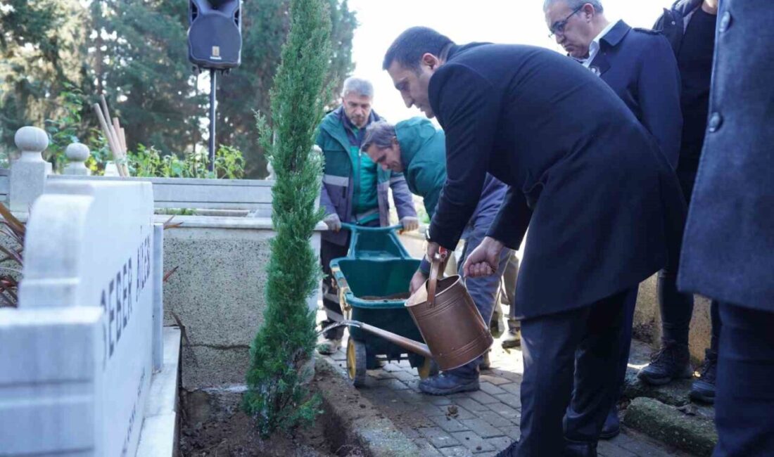 Cemal Süreya, 35 yıl sonra mezarı başında anıldı. Törende Beyoğlu