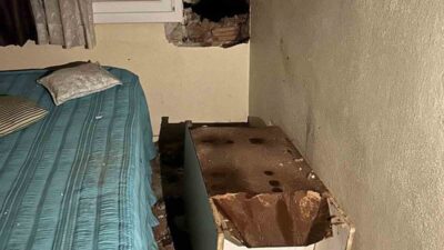 Çeşme'de yaşanan sağanak yağış sırasında düşen yıldırım, Şehit Mehmet Mahallesi'ndeki