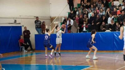 Ceyhan Belediye Basketbol Akademisi, Antalya Büyükşehir Belediyesi'ni 78-52 yenerek namağlup