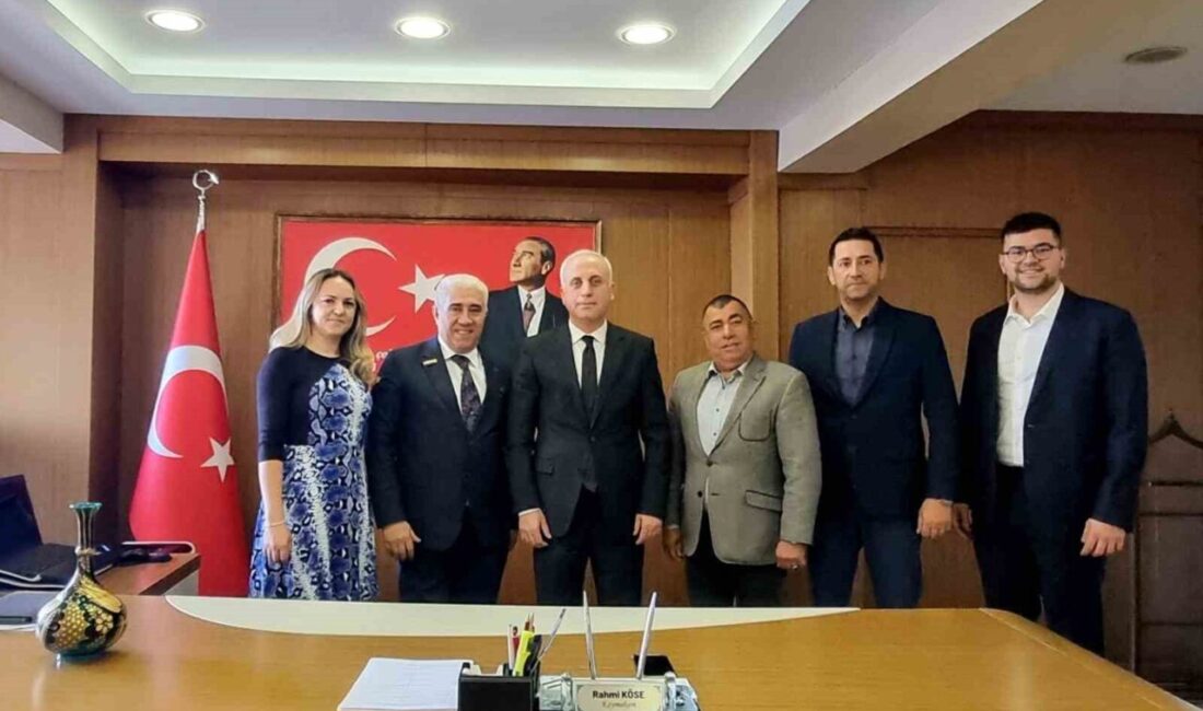 Çorum İş İnsanları Platformu, Konyaaltı Kaymakamı Rahmi Köse'yi ziyaret etti.