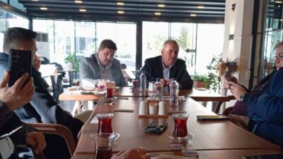 Bergama'da Cumhur İttifakı yetkilileri 10 Ocak Çalışan Gazeteciler Günü için