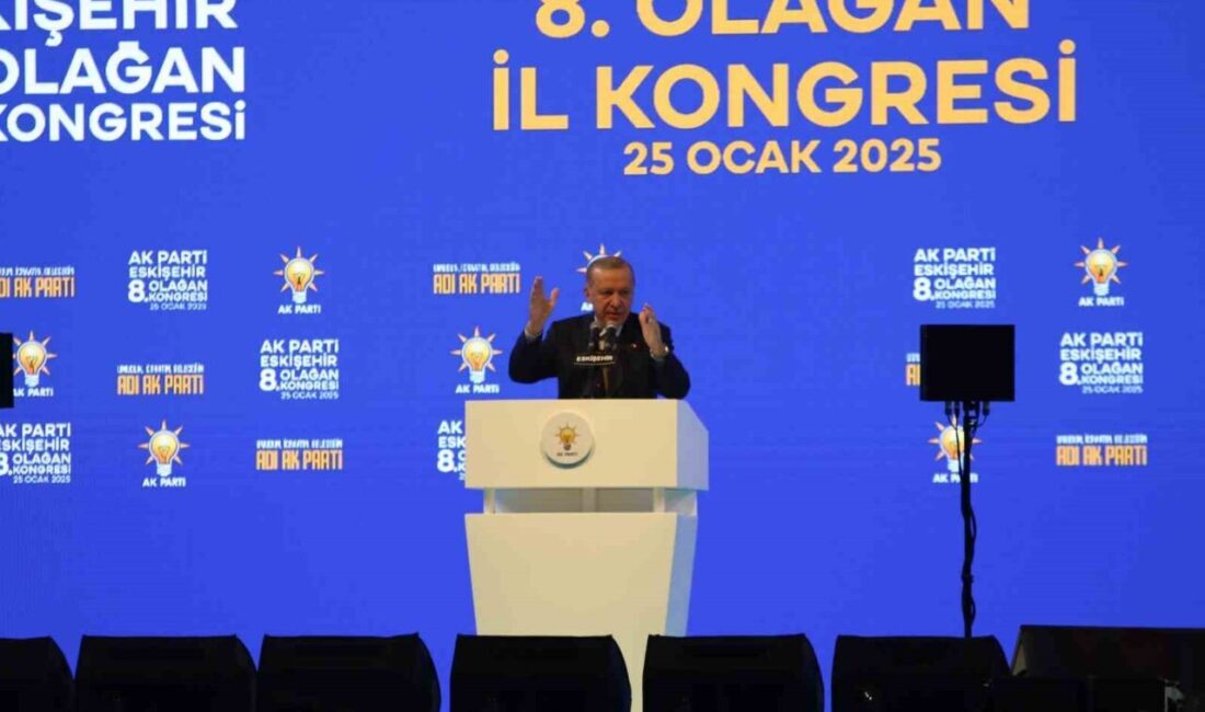 Cumhurbaşkanı Erdoğan, Eskişehir'de yaptığı konuşmada, şehri ileriye taşımak için gece