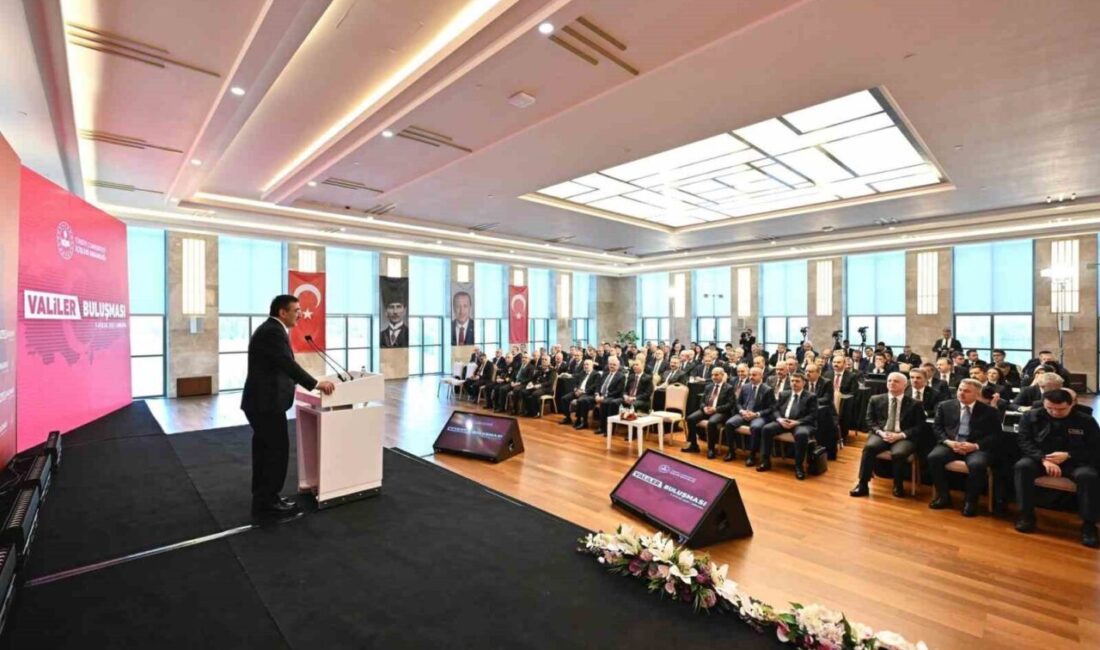 Valiler 2025 Buluşması’nda Toplandı Cumhurbaşkanı Yardımcısı Cevdet Yılmaz,