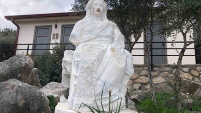 Datça'da Demeter heykeline yapılan saldırı kınandı. Datça Belediyesi, saldırıyı gerçekleştirenlerin