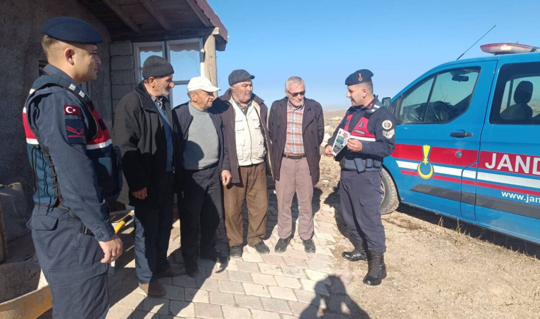 Yozgat Yenifakılı İlçe Jandarma Komutanlığı, sorumluluk sahasındaki çiftçiler ve mahalle