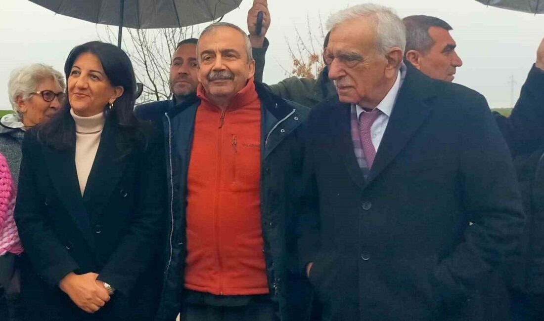 DEM Parti heyeti: “Kürt’ün Türk’e ihtiyacı var, Türk’ün Kürt’e ihtiyacı var” DEM Parti heyeti, eski