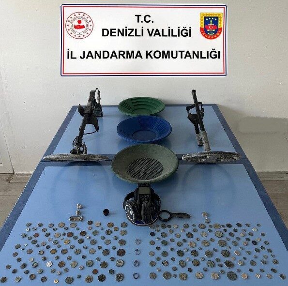 Denizli'de 220 adet tarihi obje ele geçirilen operasyonda, Bizans, Roma