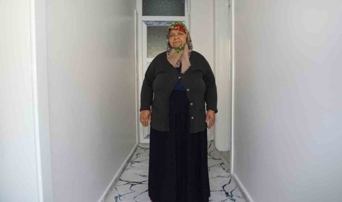 76 yaşındaki Mevlide Çağlar, Nizip'te depremde evini kaybetti. Nizip Belediye