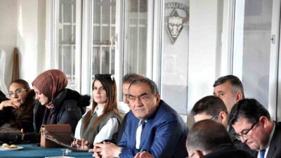 Mustafakemalpaşa Kaymakamı Mehmet Okur, ‘Vatandaş Buluşmaları’ kapsamında mahalle ziyaretleri düzenleyerek