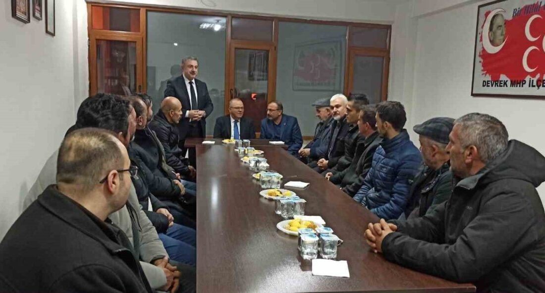 Devrek MHP’den istişare toplantısı Devrek’te MHP'li yöneticiler istişare
