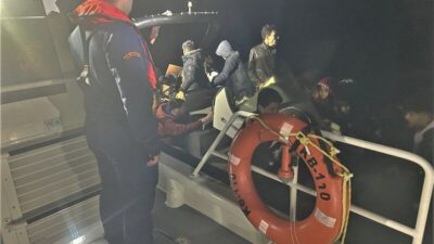 Didim açıklarında bir fiber tekne içinde 9 düzensiz göçmen ve