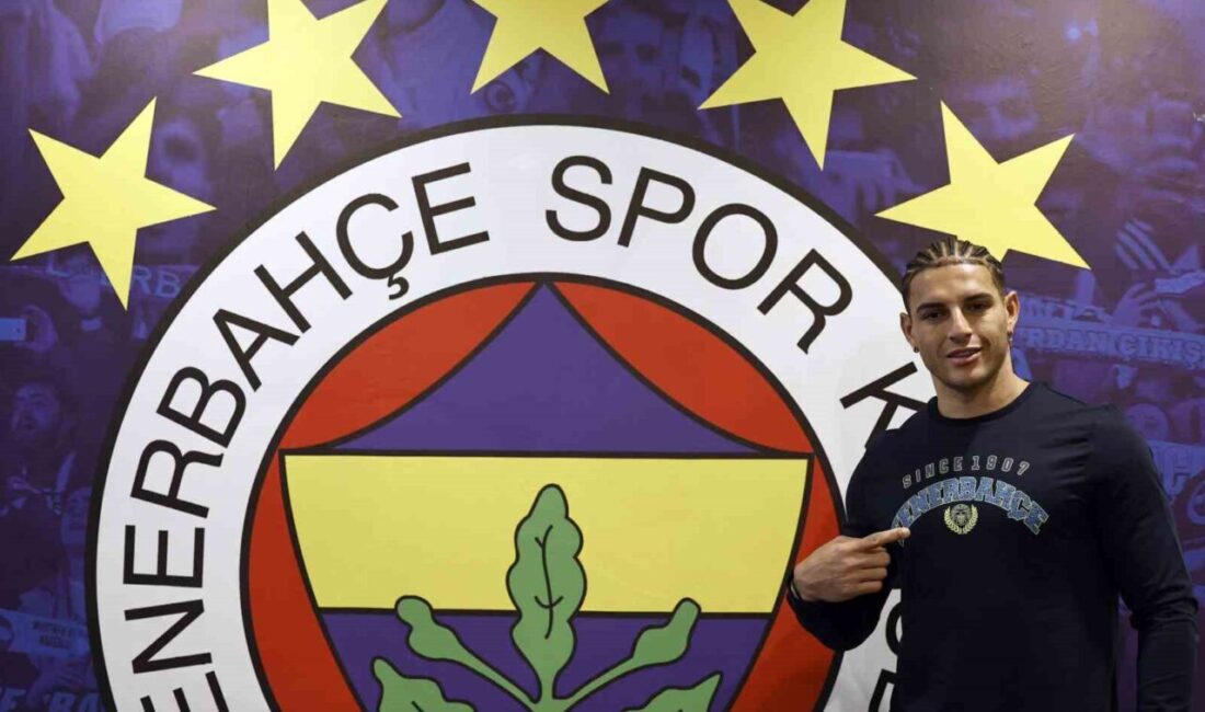 Fenerbahçe'nin yeni transferi Diego Carlos, kulüp televizyonunda yaptığı açıklamada çok