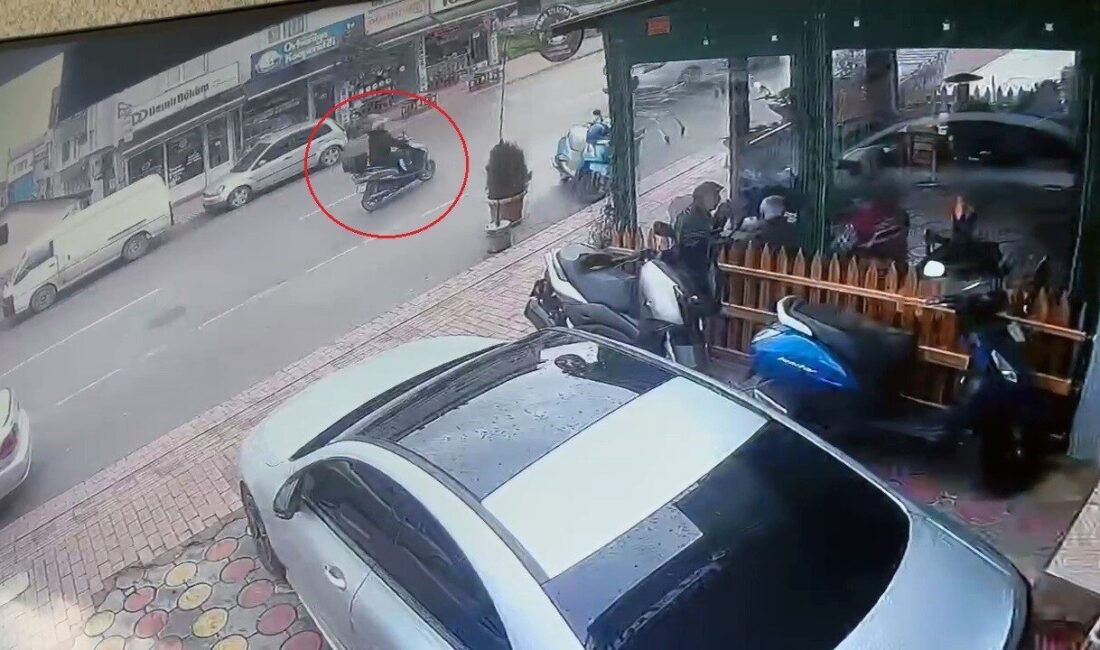 Direksiyon hakimiyetini kaybeden motosikletli yere düştü İznik'te yağışın etkisiyle kayganlaşan