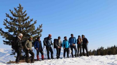 Oltu doğaseverler, Şendurak Kalesi'ne gerçekleştirdikleri 12 km'lik yürüyüşle 2025'e aktif