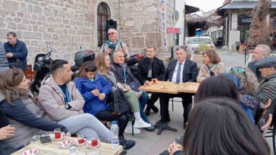 İZRO'nun düzenlediği eğitim gezisinde İl Turizm Müdürü Sadık Doğruer, Bergama'nın