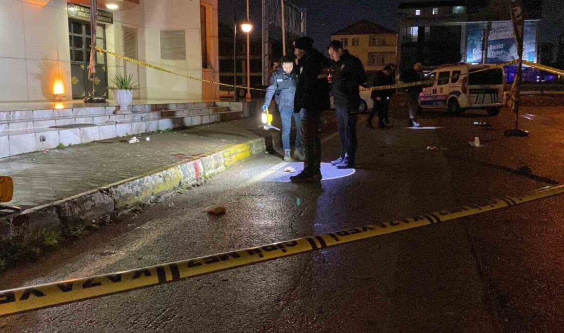Kocaeli'nin Kartepe ilçesinde düğün salonunda çıkan kavgada silahla yaralanan B.D.