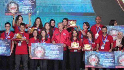Afyonkarahisar Dumlupınar Bilim ve Sanat Merkezi öğrencileri, başarılı projelerle adlarından