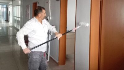 Türkiye'de yüz ve kol nakilleriyle tanınan Prof. Dr. Ömer Özkan,