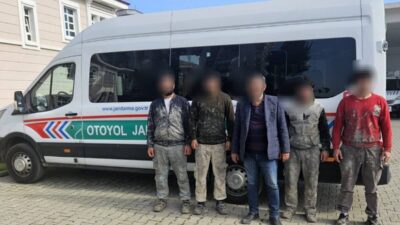 Aydın'ın Germencik ilçesinde yapılan kontrolde 4 düzensiz göçmen araç içerisinde