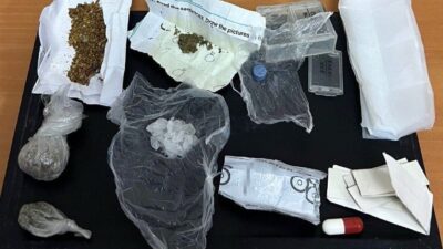 Düzce'de polis ekipleri tarafından durdurulan araçta uyuşturucu madde bulundu. Operasyonda