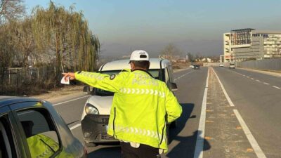 Düzce'de son bir haftada gerçekleştirilen denetimlerde 2 bin 7 araç