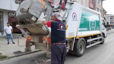 Düzce Belediyesi Temizlik İşleri Müdürlüğü, 63 mahallede gerçekleştirdiği çöp toplama