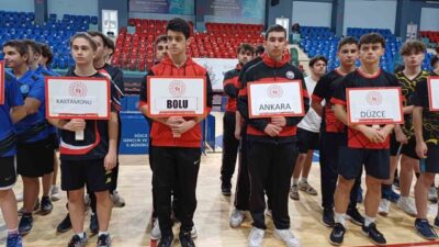 Düzce'de düzenlenen okul sporları gençler grup müsabakaları, 84 sporcunun katılımıyla