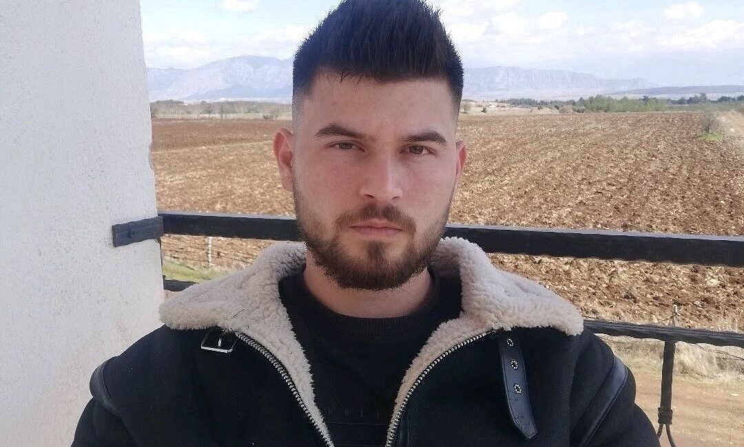 Denizli'nin Acıpayam ilçesinde motosiklet kazası geçiren ve ağır yaralanan 23