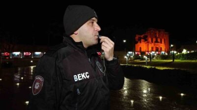 Edirne'deki mahalle bekçileri, halkın güvenliği için gece gündüz devriye gezmekte