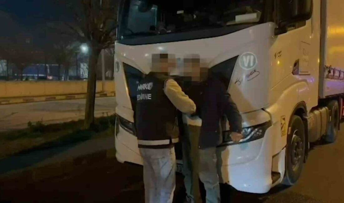 Edirne'de operasyon düzenleyen polis ekipleri, tırda 3 kilo 150 gram