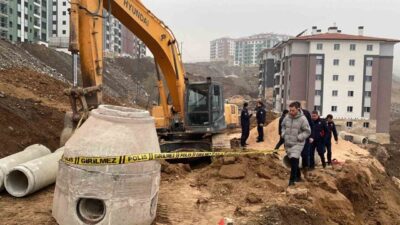 Elazığ'da altyapı çalışmaları sırasında meydana gelen göçükte toprak altında kalan