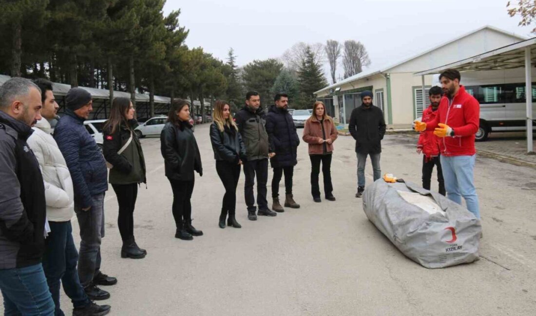 Elazığ'da Türk Kızılayı tarafından Orman Bölge Müdürlüğü'nde afet yönetimi eğitimi